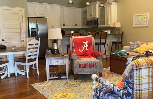 Northport Condominio | Lake side condo nearThe University of Alabama