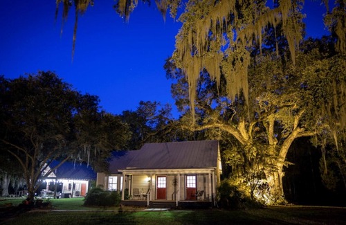Breaux Bridge Casa | Lake Side Cottage, dos habitaciones, sala de lavandería, con cocina al aire libre