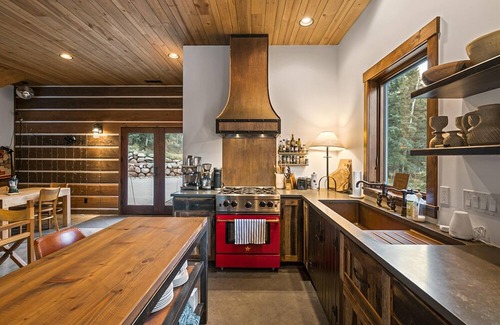 Durango - Purgatory Casa | Lake Side, Cozy Retreat, Fireplace!