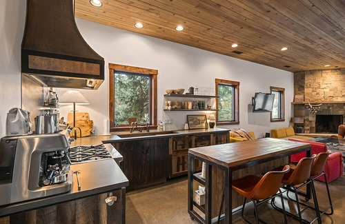 Durango - Purgatory Casa | Lake Side, Cozy Retreat, Fireplace!