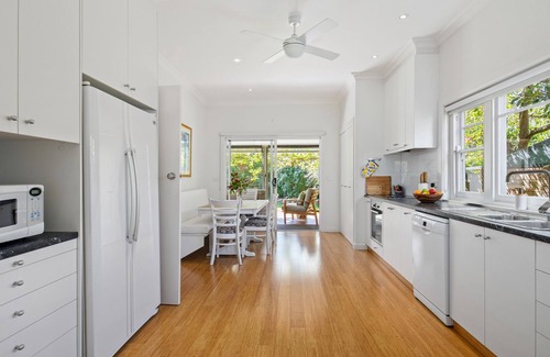 Lake Wendouree Casa | Lake side & opposite botanical gardens! Views!