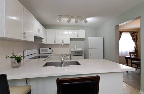 Alcona Cabaña | Lake Simcoe 4BR Home – Ideal for Families & Group Getaways