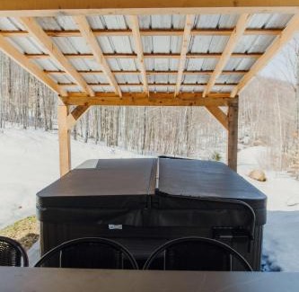 Chertsey Chalet De Esquí | Lake Spa and Pool table - Le Gaia