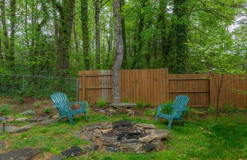 Black Mountain Casa | Lake Tomahawk Getaway Pets & 3 Min. to Town!