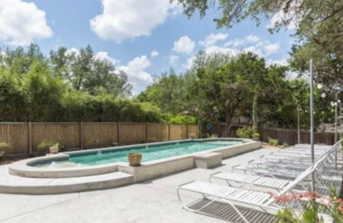 Apache Shores Casa | Lake Travis Estate W/ Awesome Pool & Outdoor Area!