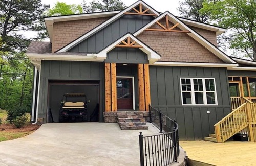 Samantha Casa | NUEVO Lake Tuscaloosa Cottage