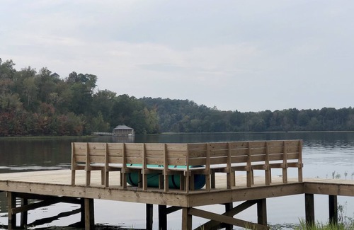 Samantha Casa | NUEVO Lake Tuscaloosa Cottage