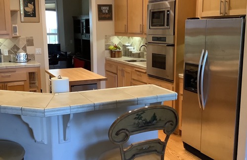 Lake Almanor Country Club Cabina | Lake Almanor CC Cabin filtered lake and full mountain view