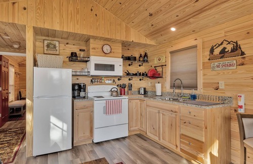White County Cabina | Lake View Adventure Cabin at Bear Bluff Retreat