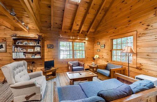 Wayne Casa | Lake View Cottage
