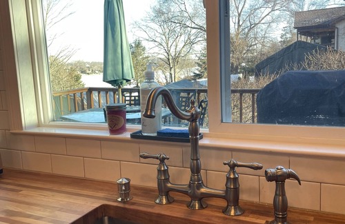 New Fairfield Casa | Lake View Cottage in Candlewood Lake Community