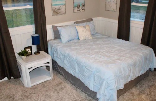 Whitehall Casa | Lake View Home