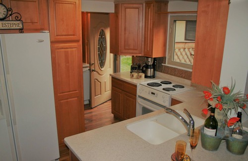 Rapid City Casa | Lake View Lodge Thirty Minutes from Mt Rushmore - In Rapid City On Canyon Lake Thirty Minutes from Mt Rushmore
