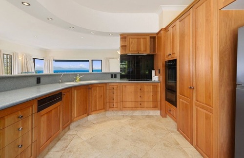 Hilltop Casa | Lake View Luxury - Hermosa casa con impresionantes vistas del lago Taupo