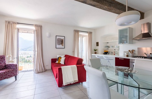 Azzano Apartamento | Lake View Terrace Apartment