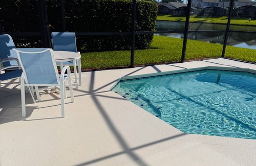 Lake Berkley Villa | 5 BR Villa cerrada piscina climatizada / Rm juego / Free WiFi / HD TV / impuesto de EE.UU. inc