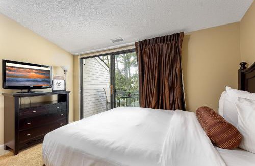 Acme Apartamento | Lake Views at The Shores Great Location