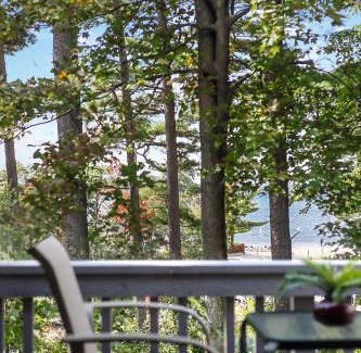 Acme Apartamento | Lake Views at The Shores Great Location