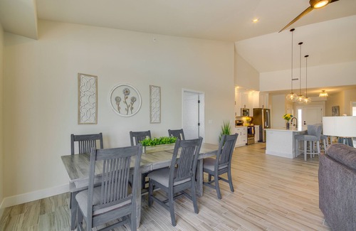 Rocky Mount Condominio | Lake Views & Pool Access: Ozarks Condo!