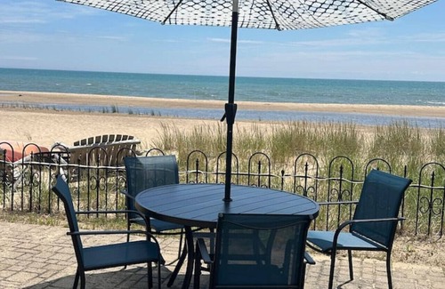 East Tawas Casa | Lake Watch - Beachfront