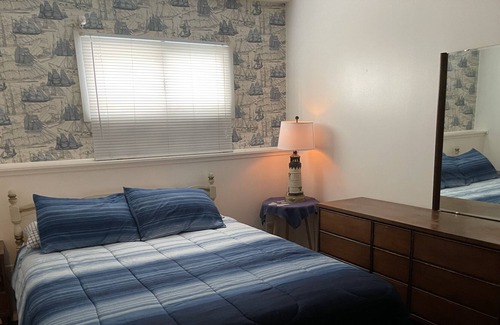 Syracuse Condominio | Lake Wawasee Condo with Pool