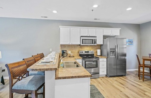 Camdenton Condominio | Lakefront 2 Bedroom Condo Close to Amphitheater