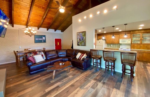 Lakehead Casa | Lakefront, 50 Guests, Paradise Estates, Reunions - , Weddings, Work Retreats