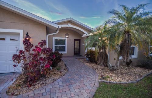Dover Shores West Casa | Lakefront and Pool 4bed Orlando House Near Downtown 20 minutes from Attractions