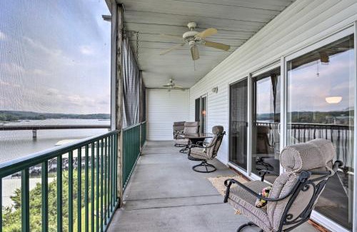 Camdenton Apartamento | Lakefront Balcony and Pool Access Camdenton Condo