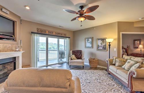 Camdenton Apartamento | Lakefront Balcony and Pool Access Camdenton Condo