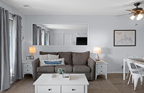 Kimberling City Apartamento | Lakefront, Balcony Condo Near Silver Dollar City