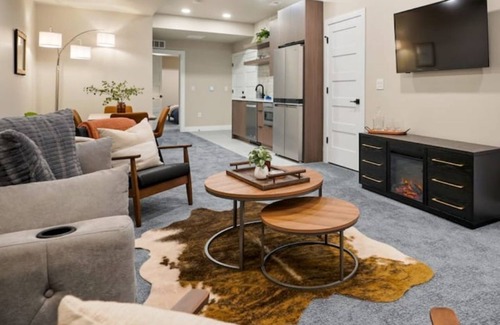 Sloan Lake Apartamento | Lakefront Basement Hideaway