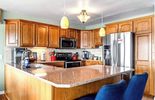 Twin Lake Casa | "Lakefront de vacaciones en su máxima expresión! TINA CALIENTE Sandy Beach PONTOON BOAT disponible
