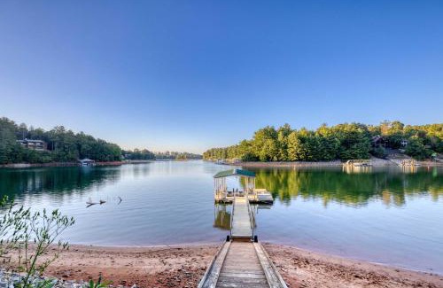 Blairsville Casa | Lakefront Blairsville Cabin with Deck and Dock!