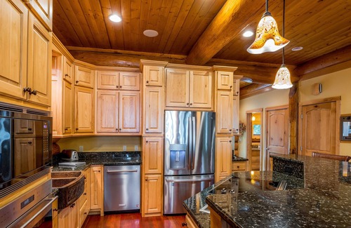 Idlewild Cabina | Lakefront Cabin | Game RM, Pier, Insane Fishing!