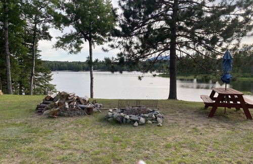Franklin County Casa | Lakefront Cabin/Ski Mountains/Snowmobile/Fish/Hike/Scenic Views