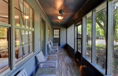 Shreveport Casa | Lakefront Cabin With Fireplace, Firepit & Kayaks
