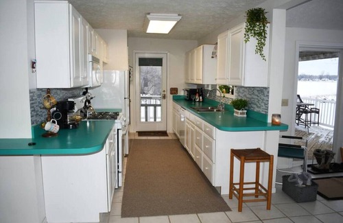 Vestaburg Cabaña | Lakefront Chook Nook Cottage Dickerson Lake