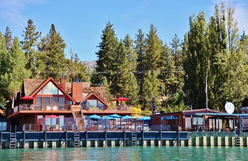 Tahoe Vista Condominio | Condominio frente al lago justo en el agua, vistas espectaculares !! Hermosa gran terraza.