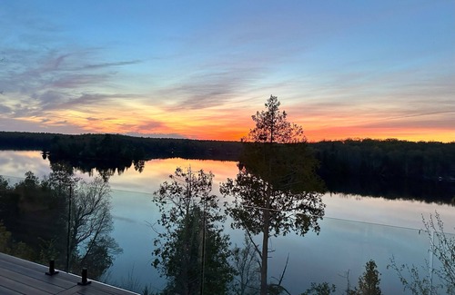 Unorganized Centre Parry Sound Cabaña | Lakefront Cottage Beautiful Sunset Views. 3000sqft, Sleeps 16, 2.5 Private Acres