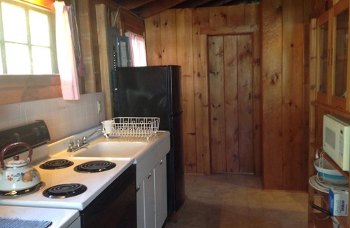 Ticonderoga Cabaña | Cottage Lakefront en Lake George noreste de la costa (con wifi)