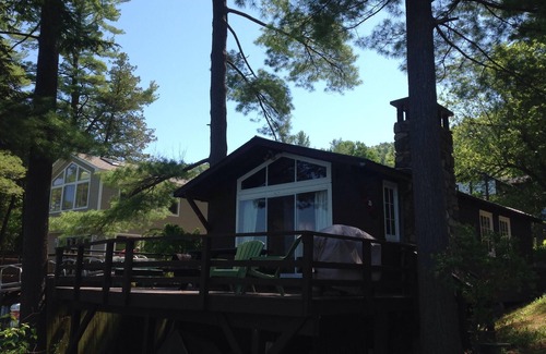 Ticonderoga Cabaña | Cottage Lakefront en Lake George noreste de la costa (con wifi)