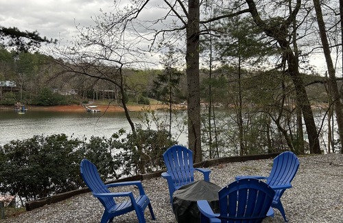 Blairsville Casa | Lakefront Cottage