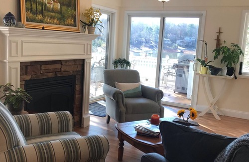 Blairsville Casa | Lakefront Cottage