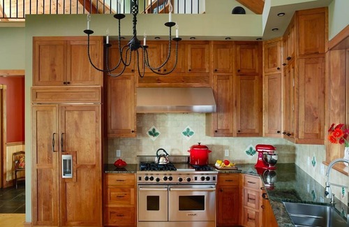 Hyde Park Casa | Lakefront Elegance at Green River - Ondine Estate