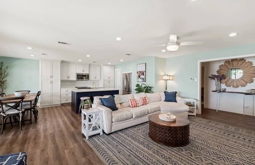 Gun Barrel City Casa | Lakefront Escape with Private Dock + Fire Pit on Cedar Creek Lake