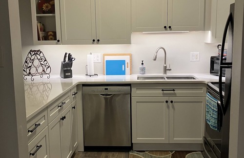 Anderson Condominio | ¡30 minutos para Clemson! Gran porche frente al lago con hermosa vista. Kayaks Piscina.