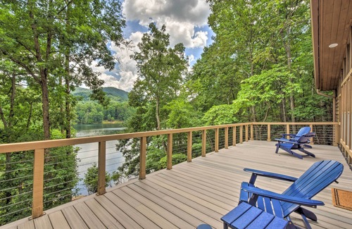 Jasper Cabina | Lakefront ‘Glass House’ Cabin w/ Mountain Views!