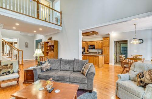 Reed Creek Casa | Lakefront Hartwell Retreat with Gas Grill and Deck!