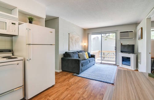 Kimberling City Cabaña | Lakefront Haven: Boat Slip, Deck & Community Pool!